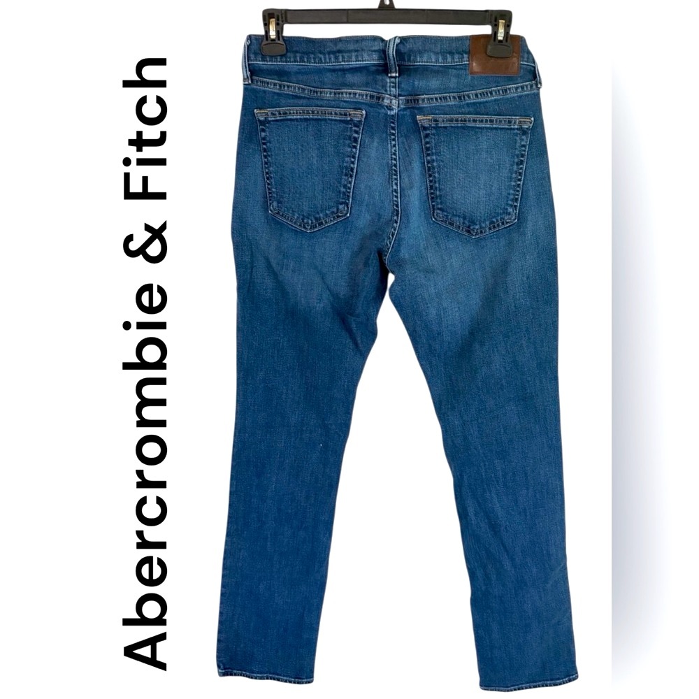 Abercrombie & Fitch-Men’s 32x34 jeans. Straight leg/stretch. Medium wash. EUC!